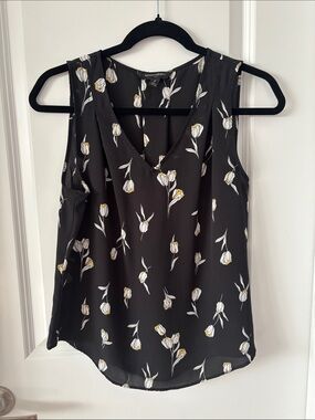 Banana Republic Black Floral V-Neck Sleeveless Camisole